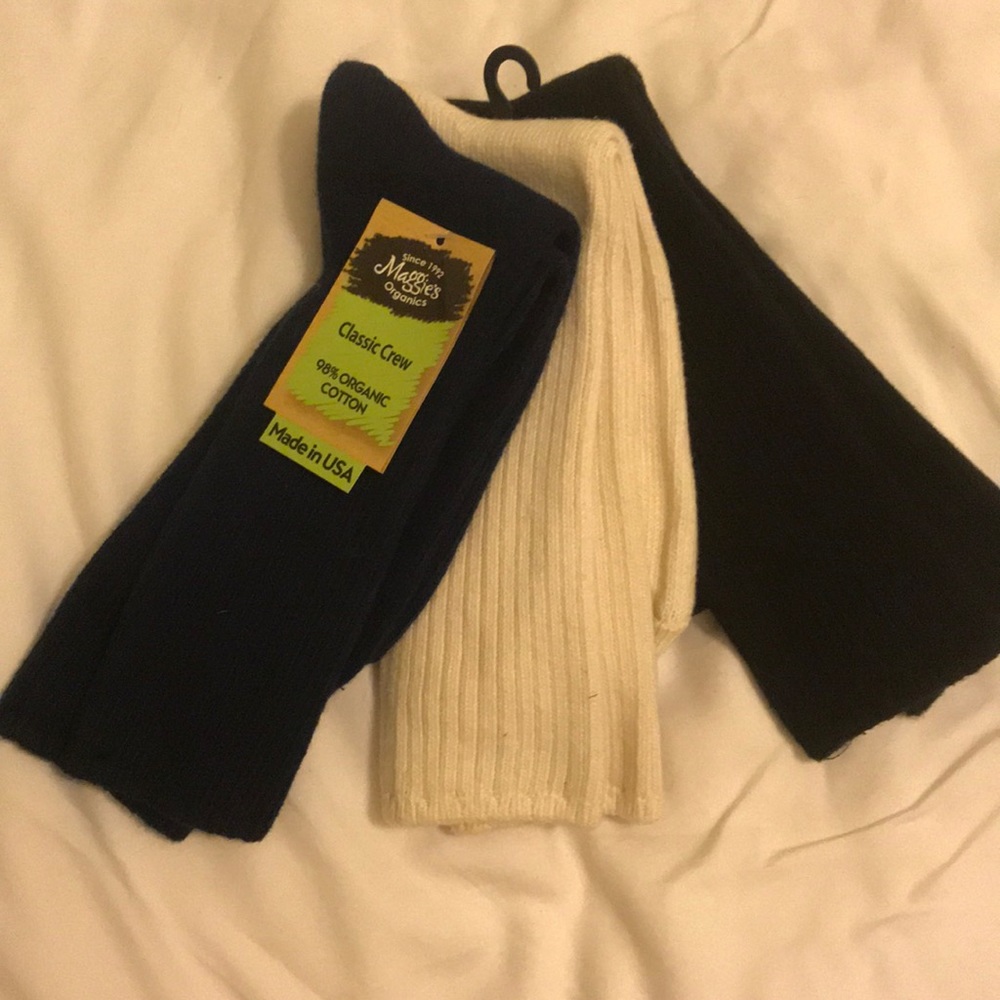 Maggie’s organic bread crew socks size 10-13